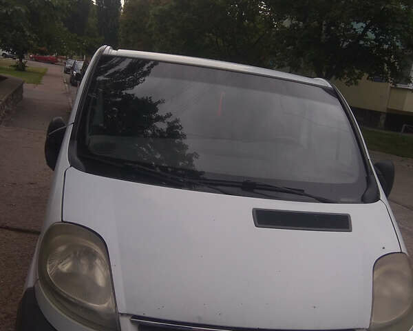 Білий Опель Віваро, об'ємом двигуна 1.9 л та пробігом 150 тис. км за 6000 $, фото 9 на Automoto.ua