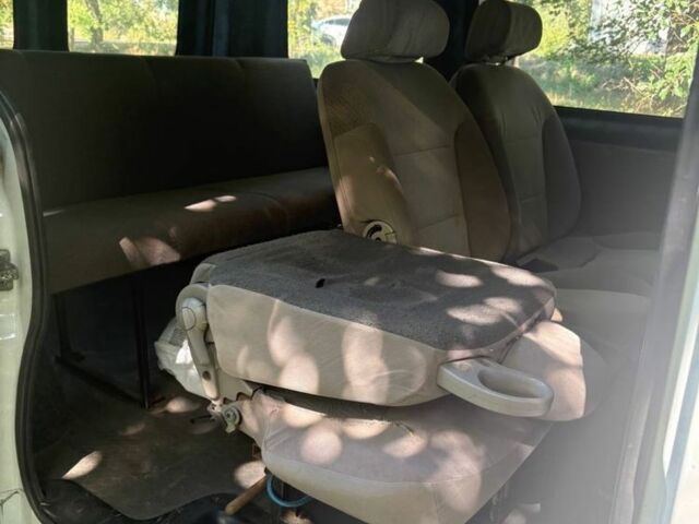 Білий Опель Віваро, об'ємом двигуна 1.9 л та пробігом 300 тис. км за 6000 $, фото 4 на Automoto.ua