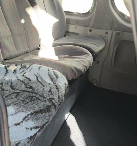 Білий Опель Віваро, об'ємом двигуна 1.9 л та пробігом 449 тис. км за 5500 $, фото 12 на Automoto.ua