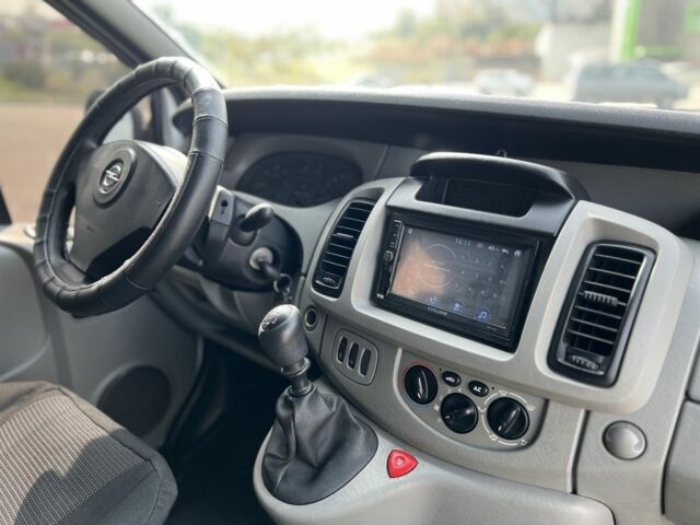 Белый Опель Виваро, объемом двигателя 1.9 л и пробегом 385 тыс. км за 5999 $, фото 7 на Automoto.ua