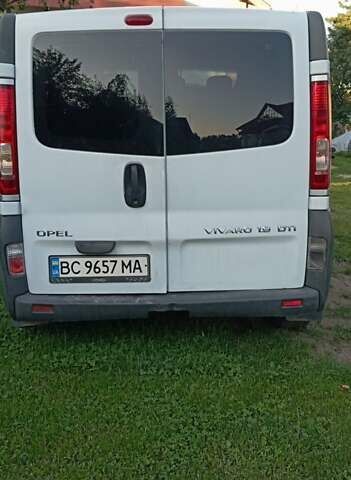 Білий Опель Віваро, об'ємом двигуна 1.9 л та пробігом 315 тис. км за 5600 $, фото 1 на Automoto.ua