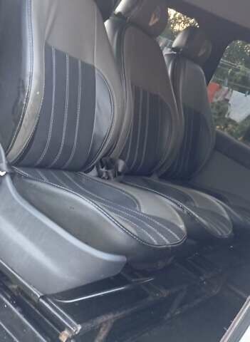 Білий Опель Віваро, об'ємом двигуна 1.9 л та пробігом 315 тис. км за 5600 $, фото 8 на Automoto.ua