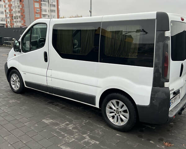 Білий Опель Віваро, об'ємом двигуна 1.9 л та пробігом 390 тис. км за 5850 $, фото 5 на Automoto.ua