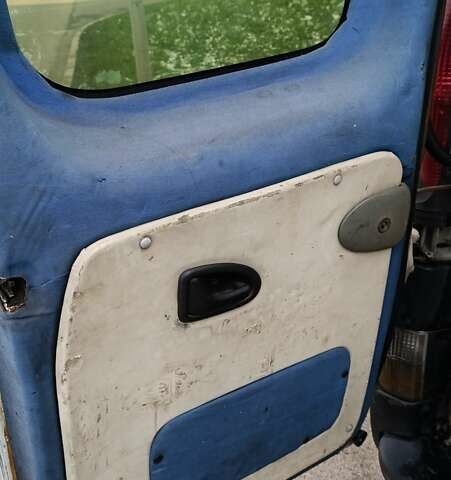 Білий Опель Віваро, об'ємом двигуна 1.9 л та пробігом 340 тис. км за 5300 $, фото 21 на Automoto.ua