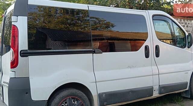 Білий Опель Віваро, об'ємом двигуна 1.9 л та пробігом 315 тис. км за 5600 $, фото 2 на Automoto.ua