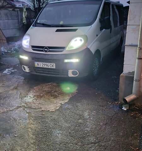 Білий Опель Віваро, об'ємом двигуна 1.9 л та пробігом 340 тис. км за 5300 $, фото 3 на Automoto.ua