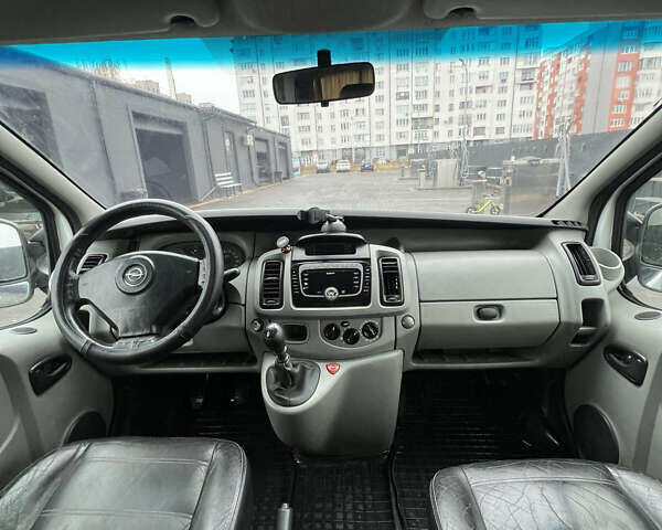 Білий Опель Віваро, об'ємом двигуна 1.9 л та пробігом 390 тис. км за 5850 $, фото 26 на Automoto.ua