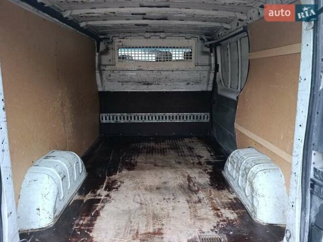 Белый Опель Виваро, объемом двигателя 1.9 л и пробегом 386 тыс. км за 5800 $, фото 5 на Automoto.ua