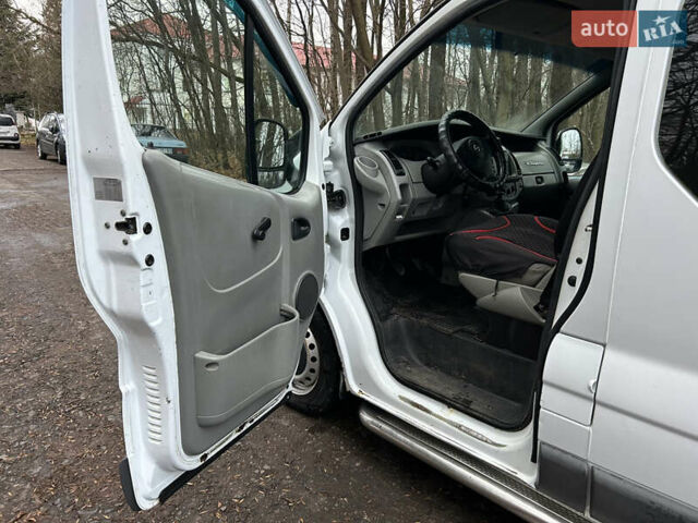Белый Опель Виваро, объемом двигателя 1.9 л и пробегом 380 тыс. км за 4699 $, фото 21 на Automoto.ua