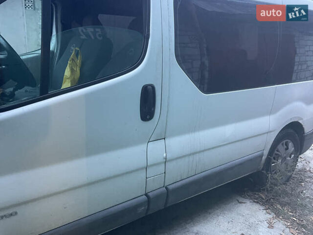 Білий Опель Віваро, об'ємом двигуна 1.9 л та пробігом 150 тис. км за 6000 $, фото 7 на Automoto.ua