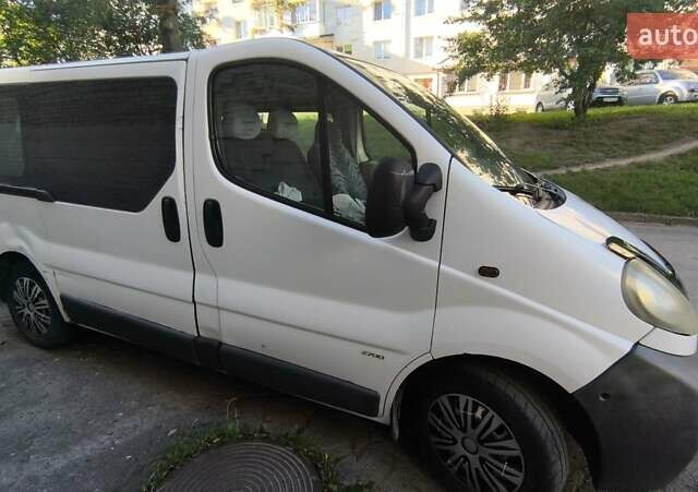 Білий Опель Віваро, об'ємом двигуна 1.9 л та пробігом 449 тис. км за 5500 $, фото 3 на Automoto.ua