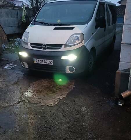 Білий Опель Віваро, об'ємом двигуна 1.9 л та пробігом 340 тис. км за 5300 $, фото 2 на Automoto.ua