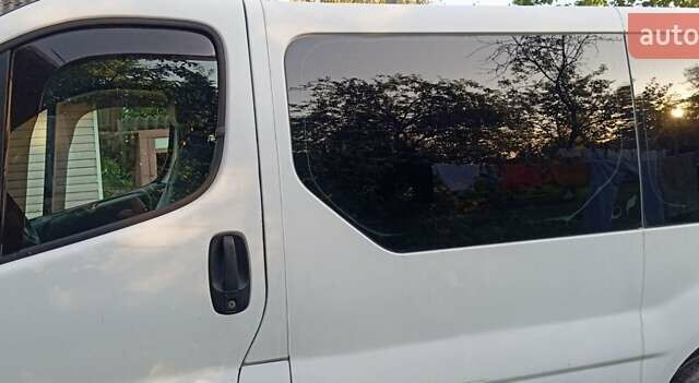 Білий Опель Віваро, об'ємом двигуна 1.9 л та пробігом 315 тис. км за 5600 $, фото 3 на Automoto.ua