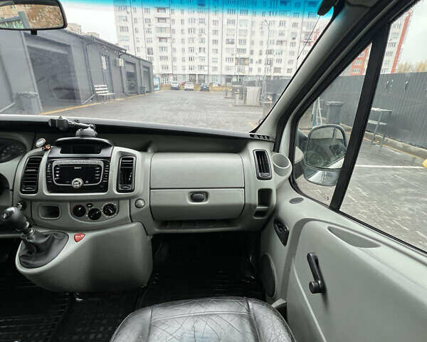 Білий Опель Віваро, об'ємом двигуна 1.9 л та пробігом 390 тис. км за 5850 $, фото 24 на Automoto.ua