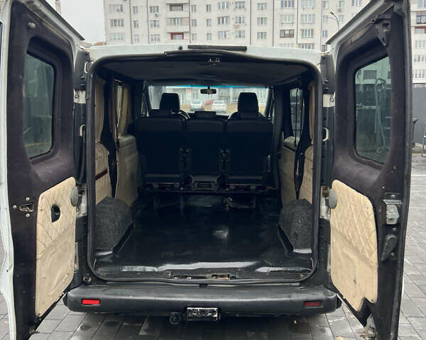 Білий Опель Віваро, об'ємом двигуна 1.9 л та пробігом 390 тис. км за 5850 $, фото 12 на Automoto.ua