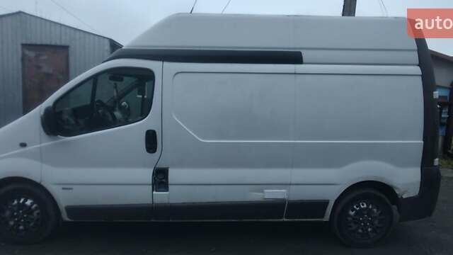 Белый Опель Виваро, объемом двигателя 1.87 л и пробегом 340 тыс. км за 4999 $, фото 7 на Automoto.ua