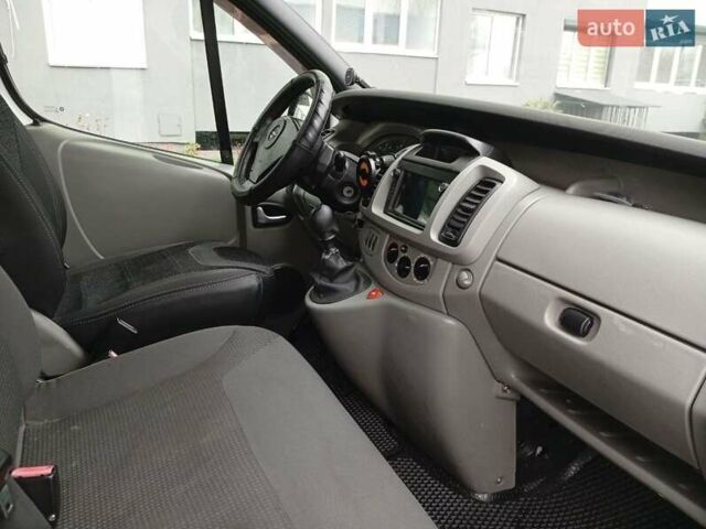 Белый Опель Виваро, объемом двигателя 1.9 л и пробегом 310 тыс. км за 6500 $, фото 5 на Automoto.ua