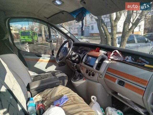 Белый Опель Виваро, объемом двигателя 1.9 л и пробегом 400 тыс. км за 7000 $, фото 2 на Automoto.ua
