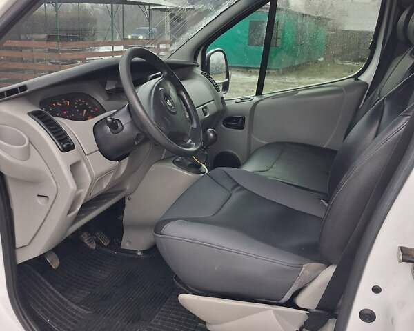 Белый Опель Виваро, объемом двигателя 1.87 л и пробегом 350 тыс. км за 7300 $, фото 28 на Automoto.ua