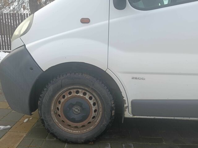 Белый Опель Виваро, объемом двигателя 1.9 л и пробегом 428 тыс. км за 6600 $, фото 13 на Automoto.ua