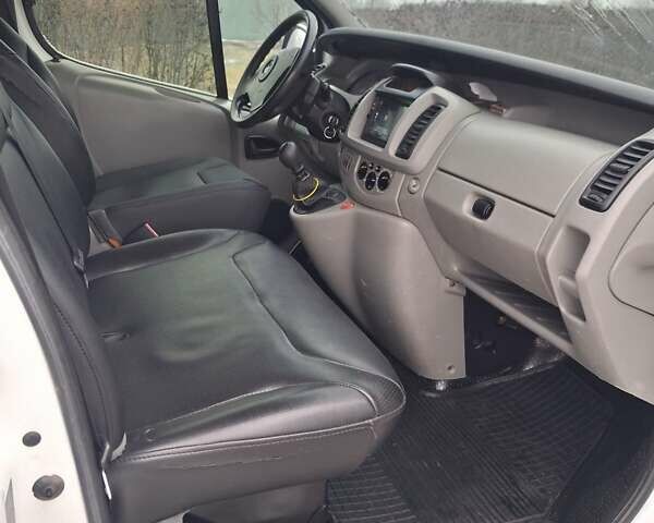 Белый Опель Виваро, объемом двигателя 1.87 л и пробегом 350 тыс. км за 7300 $, фото 24 на Automoto.ua