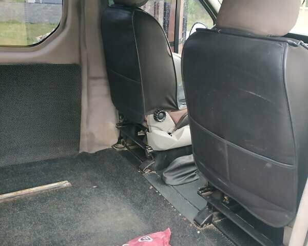 Білий Опель Віваро, об'ємом двигуна 1.9 л та пробігом 391 тис. км за 6300 $, фото 8 на Automoto.ua