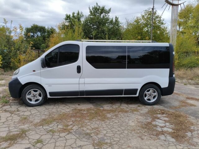 Белый Опель Виваро, объемом двигателя 1.9 л и пробегом 381 тыс. км за 6900 $, фото 4 на Automoto.ua