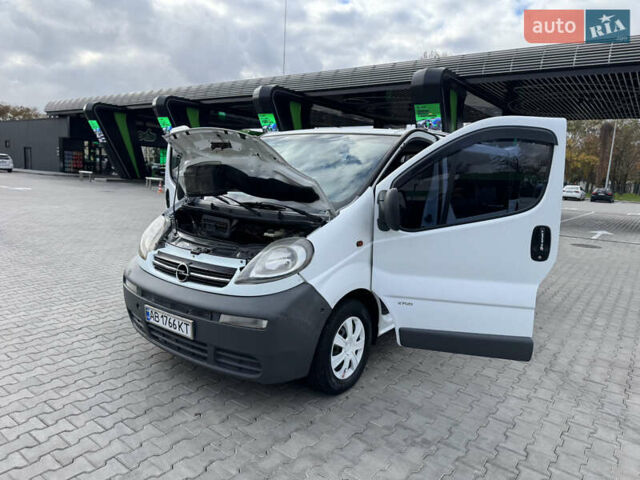 Белый Опель Виваро, объемом двигателя 1.87 л и пробегом 275 тыс. км за 6750 $, фото 19 на Automoto.ua