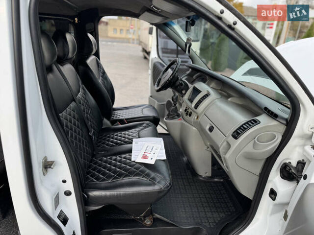 Белый Опель Виваро, объемом двигателя 1.87 л и пробегом 275 тыс. км за 6750 $, фото 21 на Automoto.ua