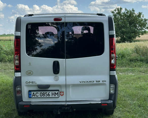 Белый Опель Виваро, объемом двигателя 1.87 л и пробегом 421 тыс. км за 7000 $, фото 5 на Automoto.ua