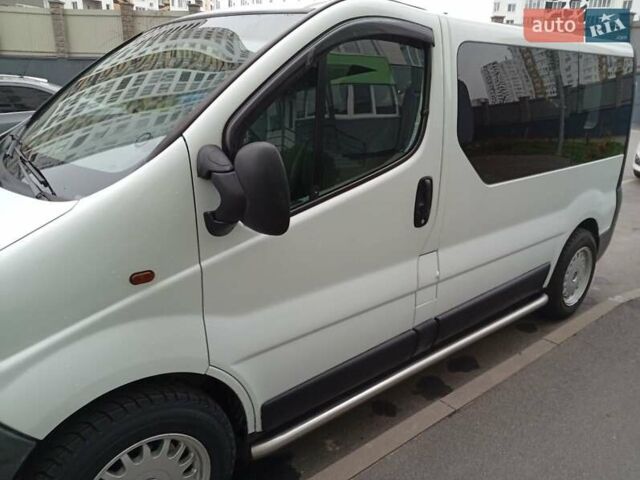 Белый Опель Виваро, объемом двигателя 1.9 л и пробегом 310 тыс. км за 6500 $, фото 1 на Automoto.ua