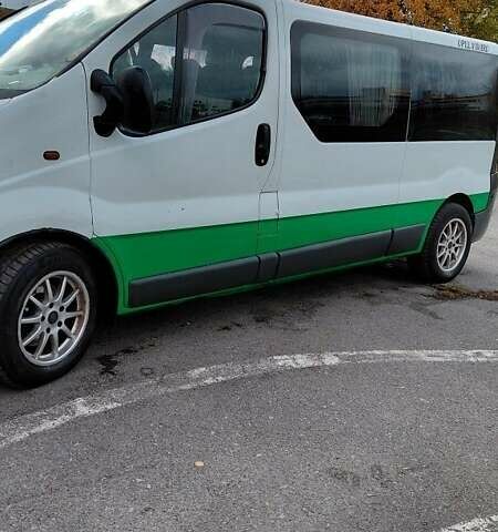 Белый Опель Виваро, объемом двигателя 1.9 л и пробегом 323 тыс. км за 6800 $, фото 3 на Automoto.ua