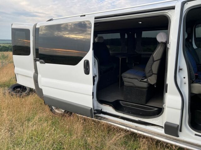 Белый Опель Виваро, объемом двигателя 1.8 л и пробегом 453 тыс. км за 7900 $, фото 18 на Automoto.ua