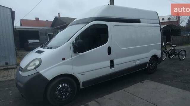 Белый Опель Виваро, объемом двигателя 1.87 л и пробегом 340 тыс. км за 4999 $, фото 1 на Automoto.ua