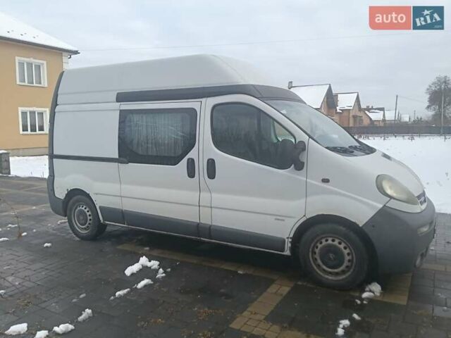 Белый Опель Виваро, объемом двигателя 1.9 л и пробегом 428 тыс. км за 6600 $, фото 2 на Automoto.ua
