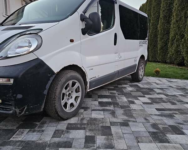 Білий Опель Віваро, об'ємом двигуна 1.9 л та пробігом 263 тис. км за 6000 $, фото 4 на Automoto.ua