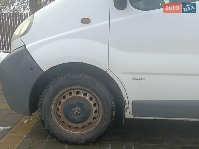 Белый Опель Виваро, объемом двигателя 1.9 л и пробегом 428 тыс. км за 6600 $, фото 14 на Automoto.ua