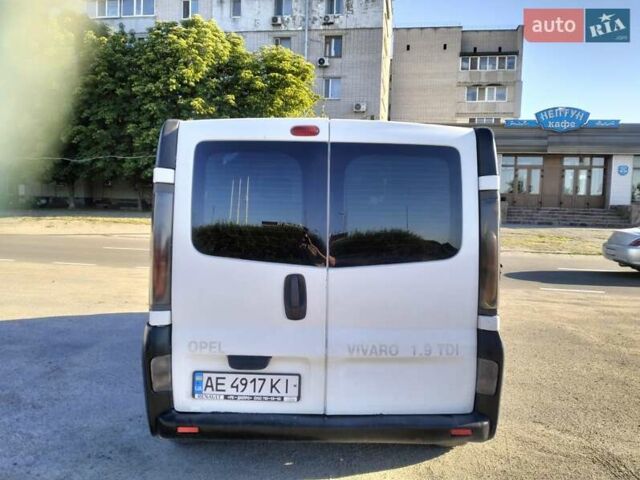 Белый Опель Виваро, объемом двигателя 1.9 л и пробегом 300 тыс. км за 6000 $, фото 4 на Automoto.ua