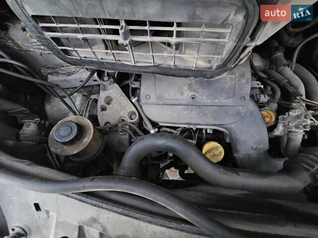 Білий Опель Віваро, об'ємом двигуна 1.9 л та пробігом 263 тис. км за 6000 $, фото 17 на Automoto.ua