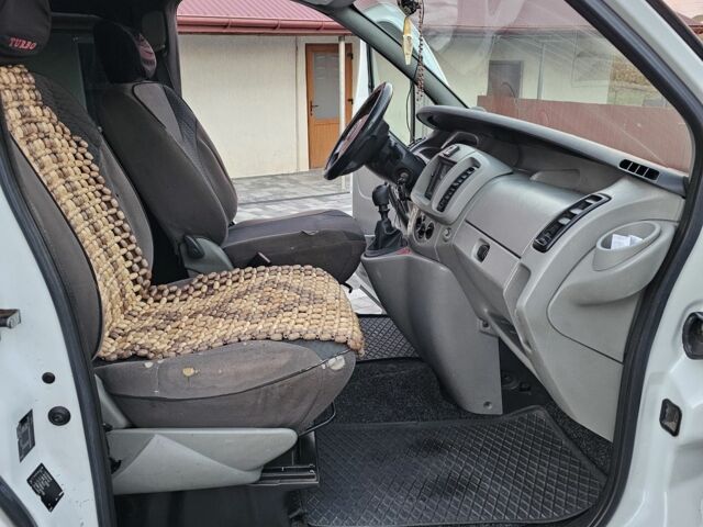 Білий Опель Віваро, об'ємом двигуна 0 л та пробігом 263 тис. км за 6000 $, фото 5 на Automoto.ua