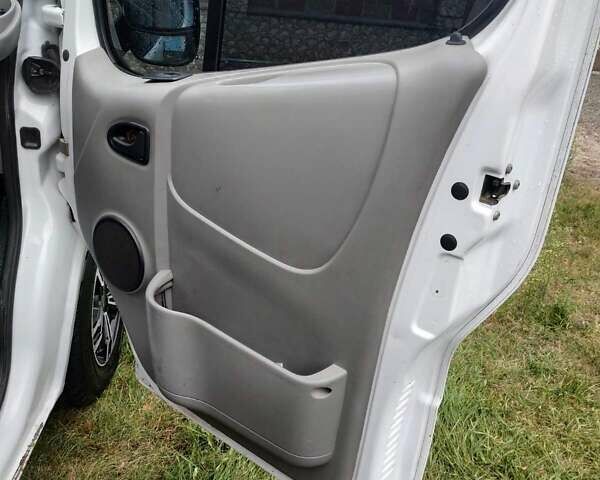 Білий Опель Віваро, об'ємом двигуна 1.9 л та пробігом 391 тис. км за 6300 $, фото 6 на Automoto.ua