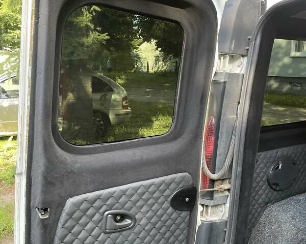 Білий Опель Віваро, об'ємом двигуна 1.9 л та пробігом 304 тис. км за 6999 $, фото 22 на Automoto.ua