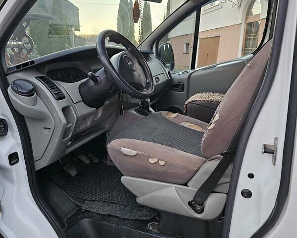 Білий Опель Віваро, об'ємом двигуна 1.9 л та пробігом 263 тис. км за 6000 $, фото 6 на Automoto.ua