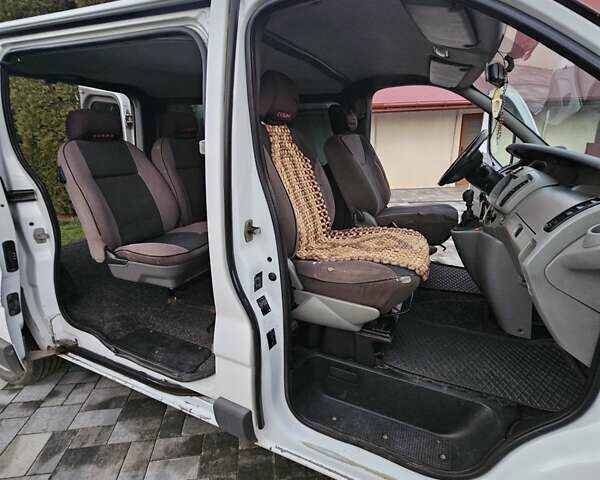 Білий Опель Віваро, об'ємом двигуна 1.9 л та пробігом 263 тис. км за 6000 $, фото 15 на Automoto.ua