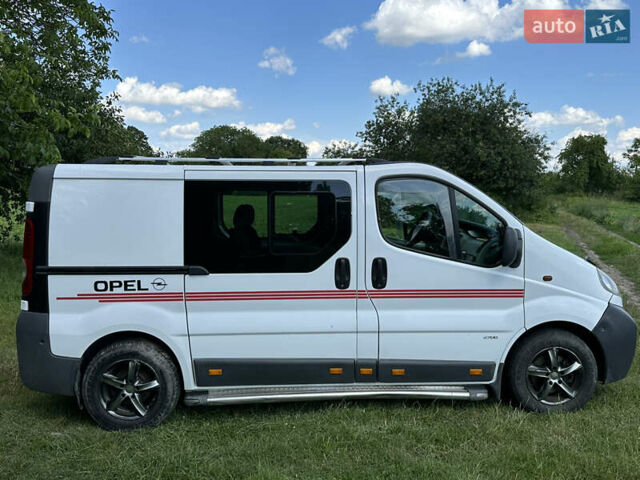 Белый Опель Виваро, объемом двигателя 1.87 л и пробегом 421 тыс. км за 7000 $, фото 7 на Automoto.ua