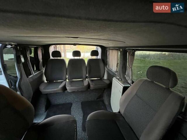 Белый Опель Виваро, объемом двигателя 1.87 л и пробегом 275 тыс. км за 7350 $, фото 5 на Automoto.ua