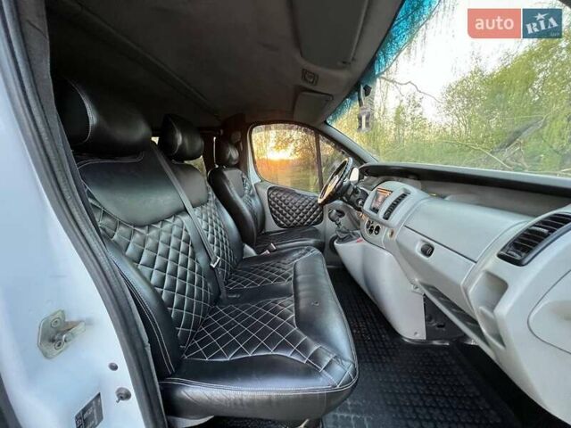 Белый Опель Виваро, объемом двигателя 1.87 л и пробегом 275 тыс. км за 7350 $, фото 8 на Automoto.ua