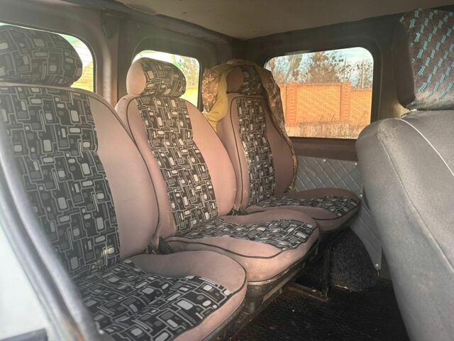 Белый Опель Виваро, объемом двигателя 2 л и пробегом 300 тыс. км за 5700 $, фото 2 на Automoto.ua