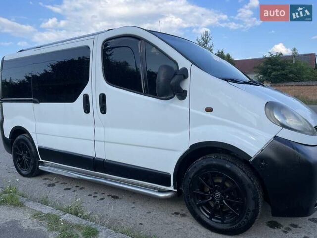Білий Опель Віваро, об'ємом двигуна 1.9 л та пробігом 304 тис. км за 6999 $, фото 3 на Automoto.ua