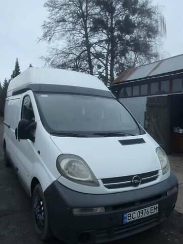 Белый Опель Виваро, объемом двигателя 1.87 л и пробегом 340 тыс. км за 4999 $, фото 4 на Automoto.ua